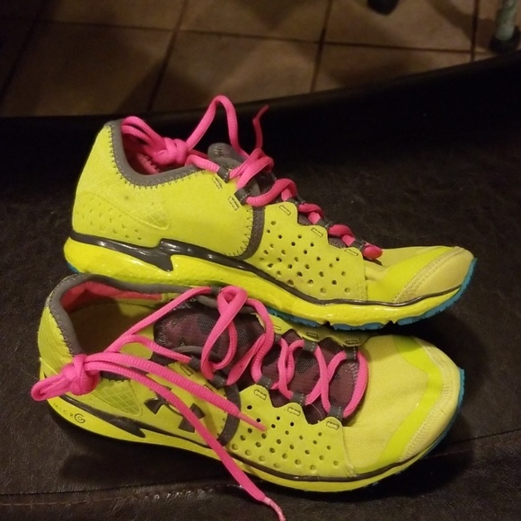 Under Armour running shoes - Picture 4 of 5